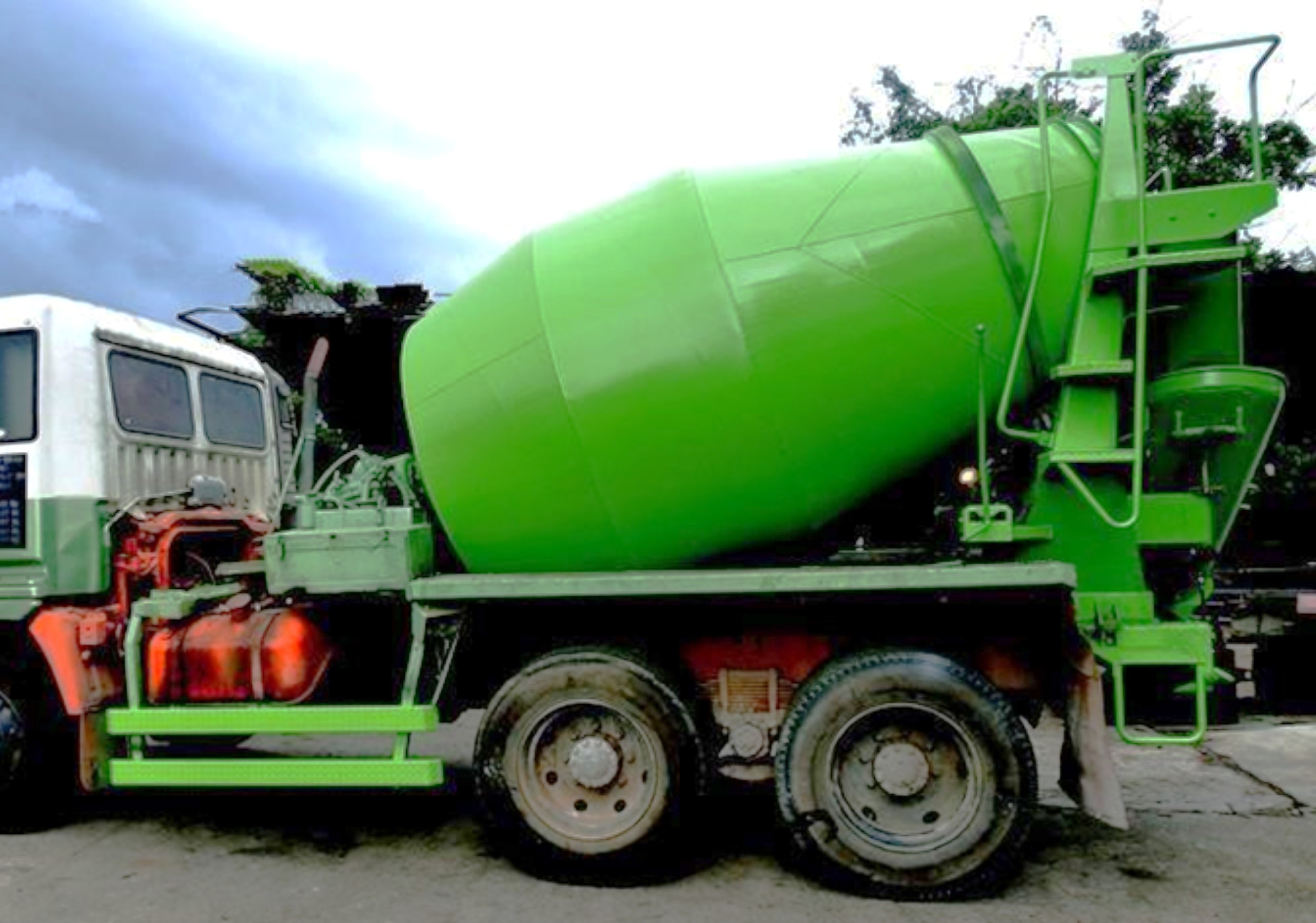 Concrete mixer drum